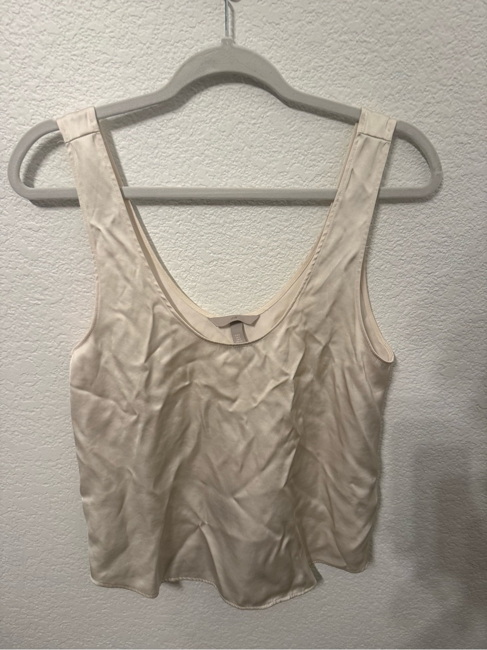 H&M Women’s Ivory Cream Satin Cami Tank Top Scoop Neck Silky Sleeveless